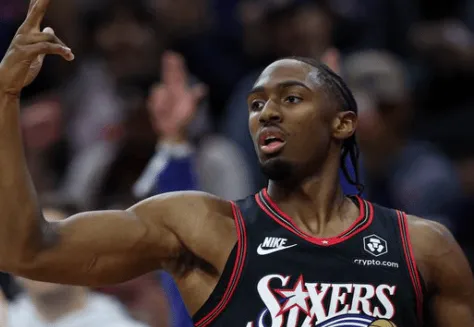 Maxi has played 15 games this season, averaging 33.4 points, 4.7 rebounds, and 7.9 assists per game.