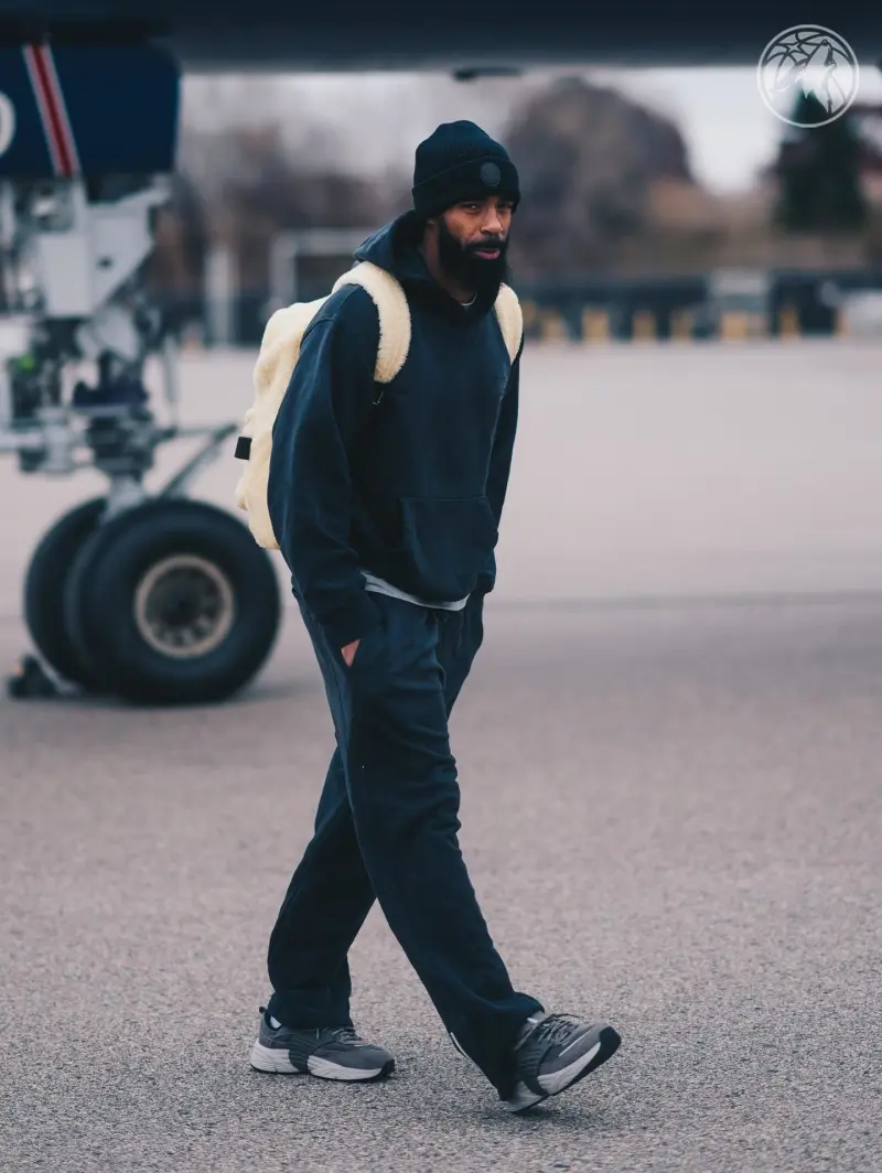 The Timberwolves' official account posted photos of players boarding the plane: See you in Phoenix!