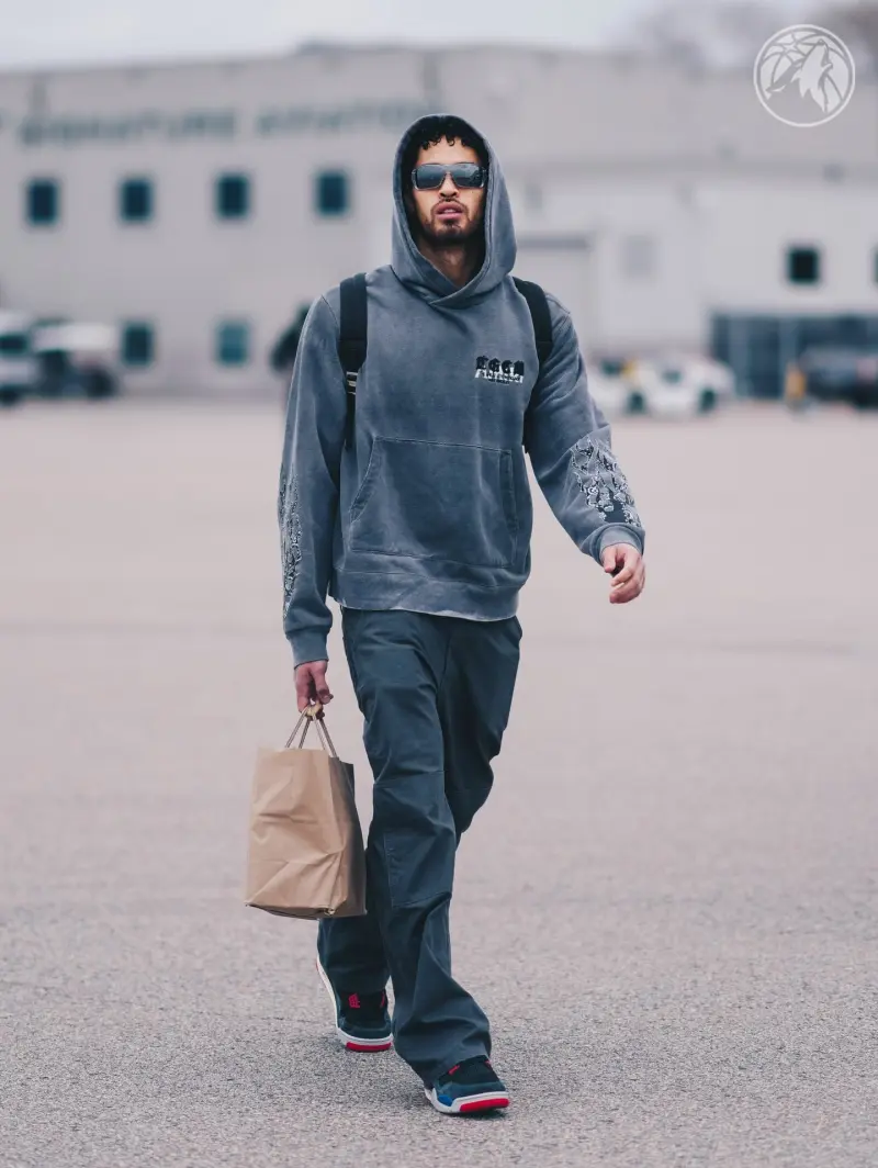 The Timberwolves' official account posted photos of players boarding the plane: See you in Phoenix!