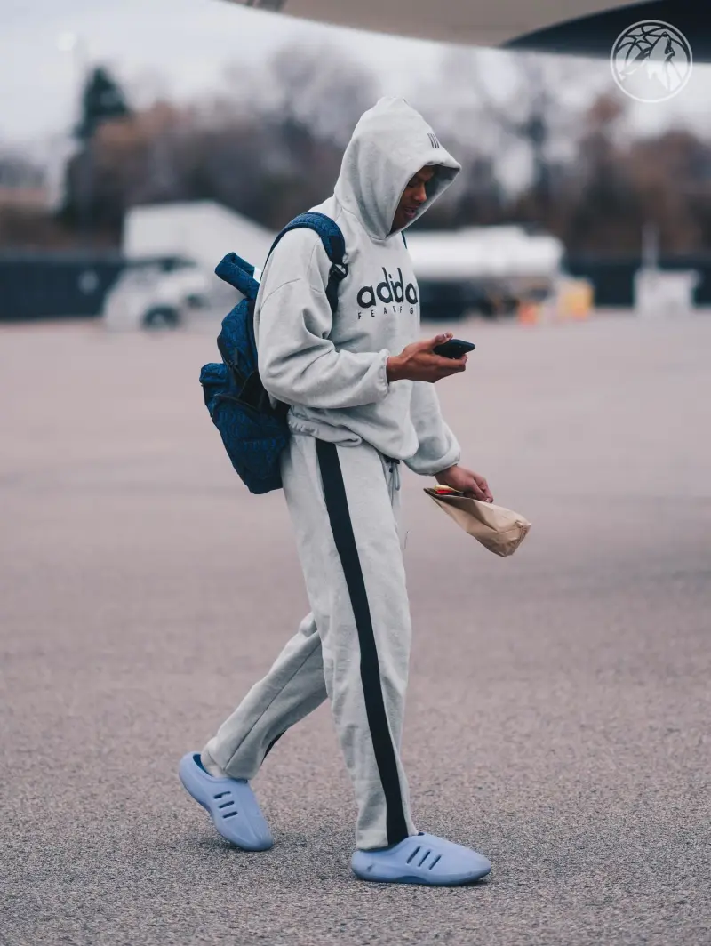 The Timberwolves' official account posted photos of players boarding the plane: See you in Phoenix!