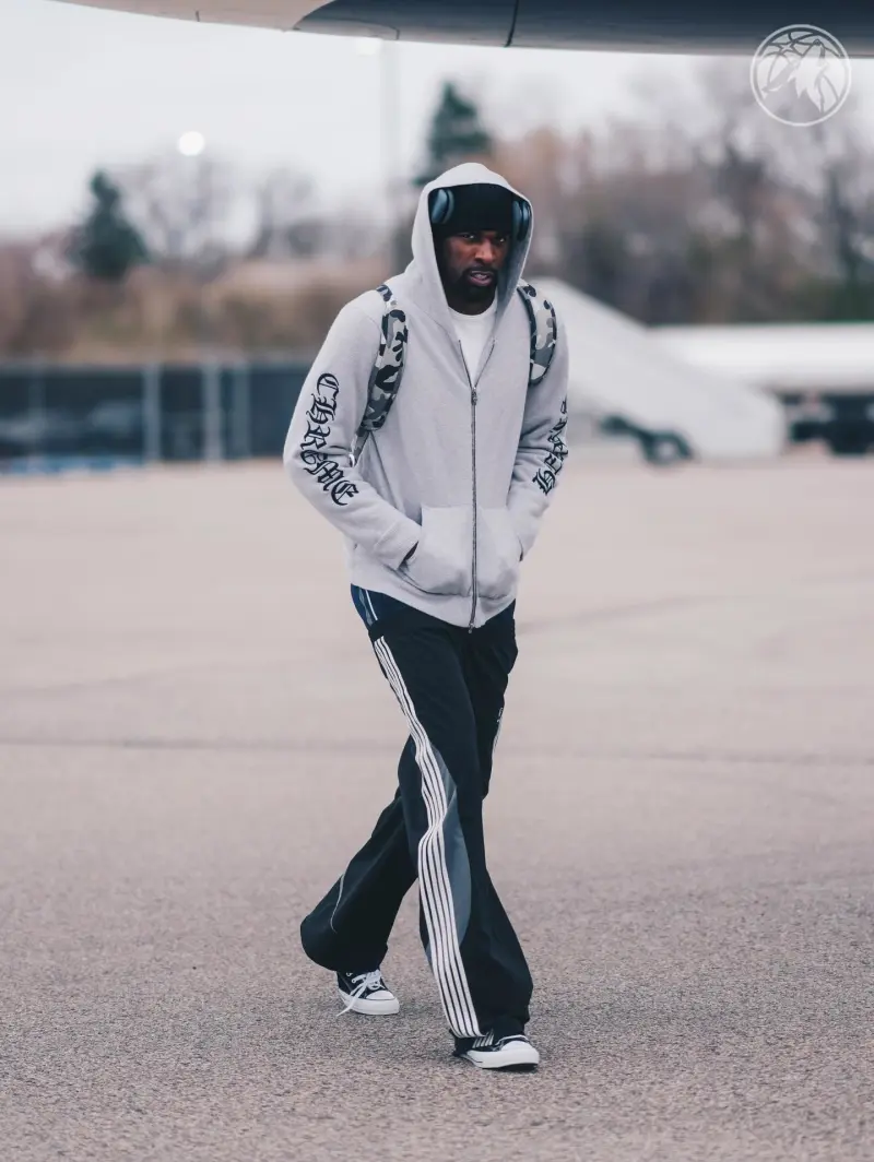The Timberwolves' official account posted photos of players boarding the plane: See you in Phoenix!