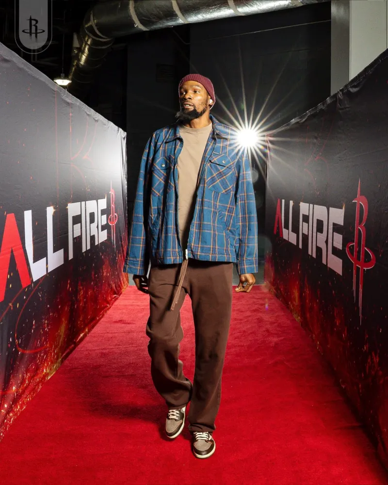 The Rockets players entered the arena for today's game.