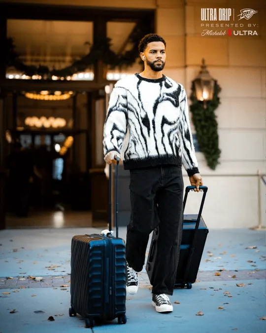 Thunder players arrive in Salt Lake City