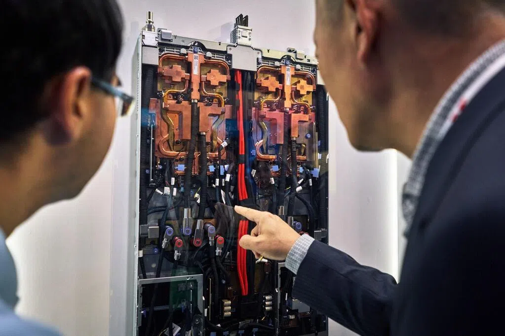 Western countries are accelerating their efforts to address China's steel surplus.