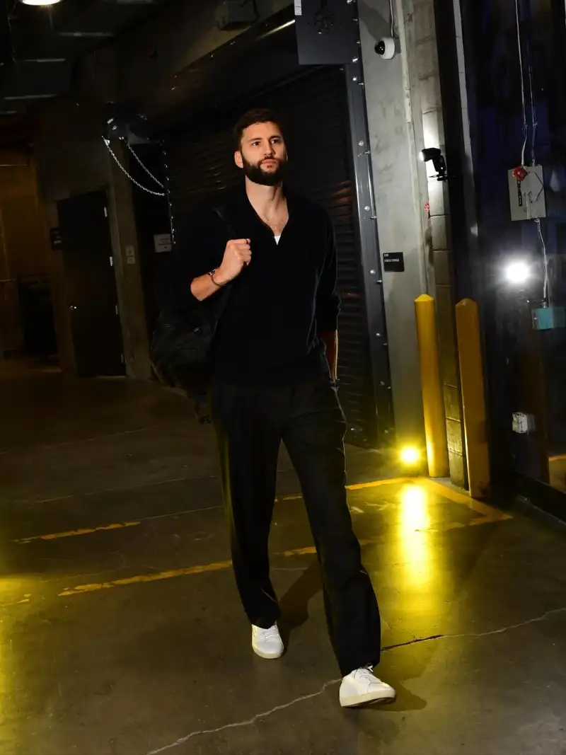 German striker! Kleber shares recent photos with fans on Instagram: a photo album from his ninth year.