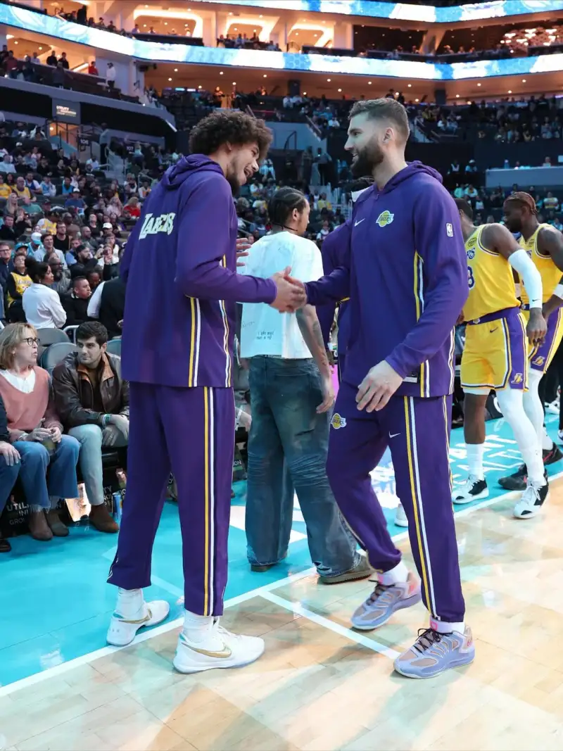 German striker! Kleber shares recent photos with fans on Instagram: a photo album from his ninth year.