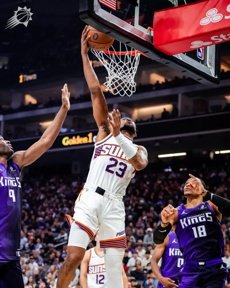 Sun posts photos of the game to celebrate the team's victory over the Kings.