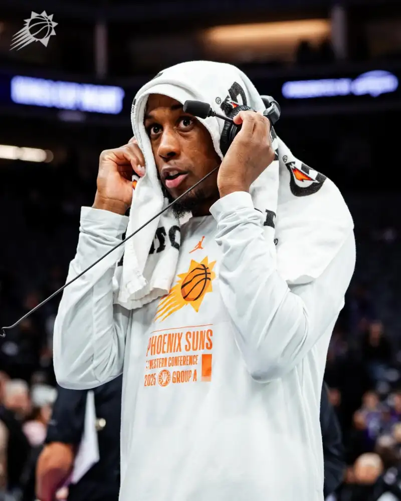 Sun posts photos of the game to celebrate the team's victory over the Kings.