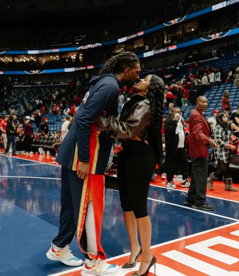 New team! Looney posts photos of himself on the field and in his daily life on Instagram.