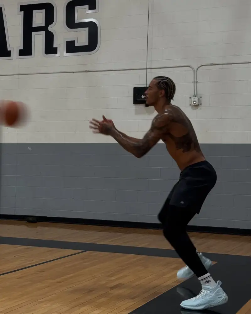 San Antonio Spurs player Jeremy Sohan shared recent photos of his daily life on social media.