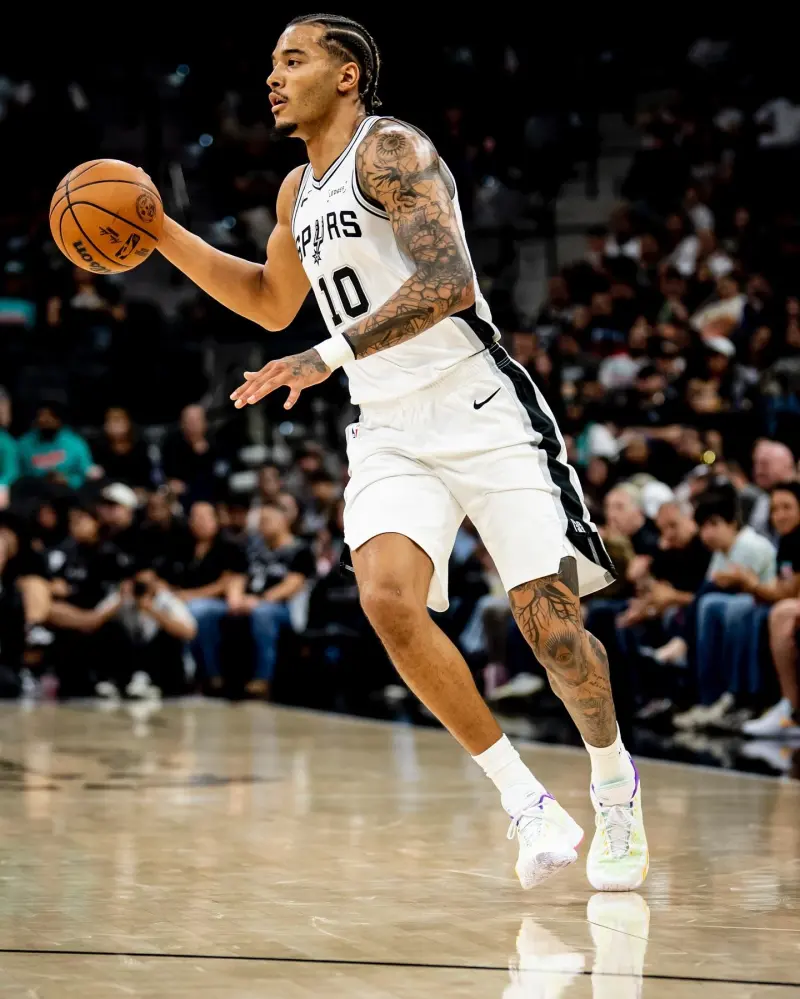 San Antonio Spurs player Jeremy Sohan shared recent photos of his daily life on social media.