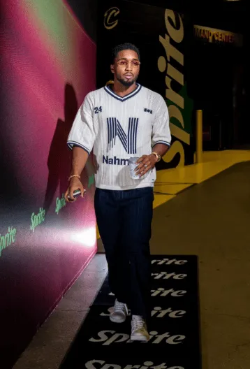 Donovan Mitchell updated his Instagram with Thanksgiving photos.