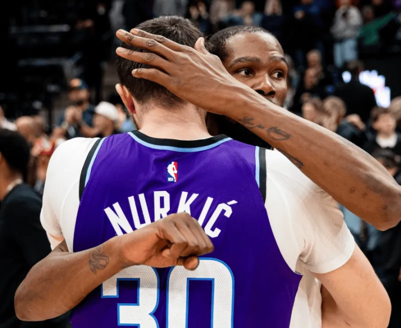 Former teammate! Nurkic scored 18 points, grabbed 9 rebounds, and dished out 2 assists. After the game, he embraced and greeted KD.