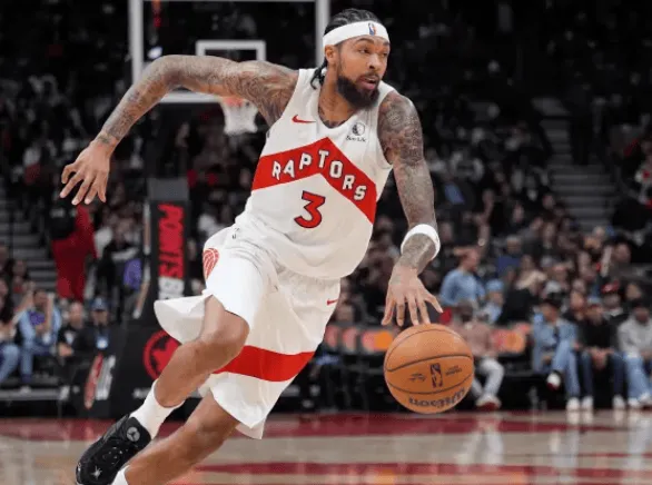 Carrying the team! Ingram shot 6-of-10 in the first half, scoring 19 points, 4 rebounds, 3 assists, and 2 steals.