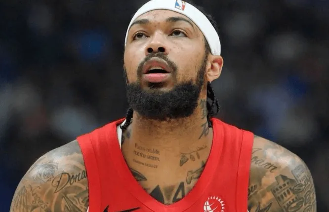 In the past four games, Ingram has averaged 29.5 points and 5.8 assists, with a three-point shooting percentage of 64.0%.