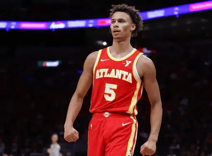 Reporter: The Eagles are accelerating negotiations with Dyson, and the early renewal deadline is 6 a.m. on the 21st.