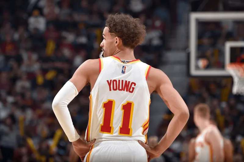 Reporter: Yang's contract renewal situation is a bit awkward, his star quality is not enough to sign a super-max salary