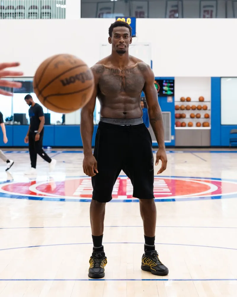What's his physique like? The Pistons officially shared photos of Jaylen Duren training with fans.