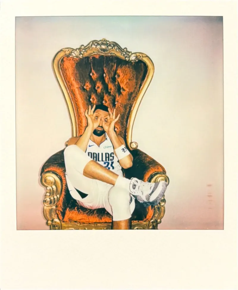 The Mavericks shared a series of makeup photos for the Throne series on social media