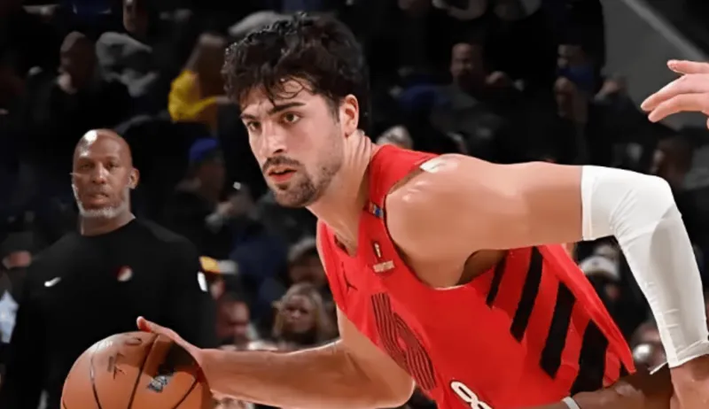 Holiday, Sharpe, Avdijakling, and Kamara start, with Grant on the bench.