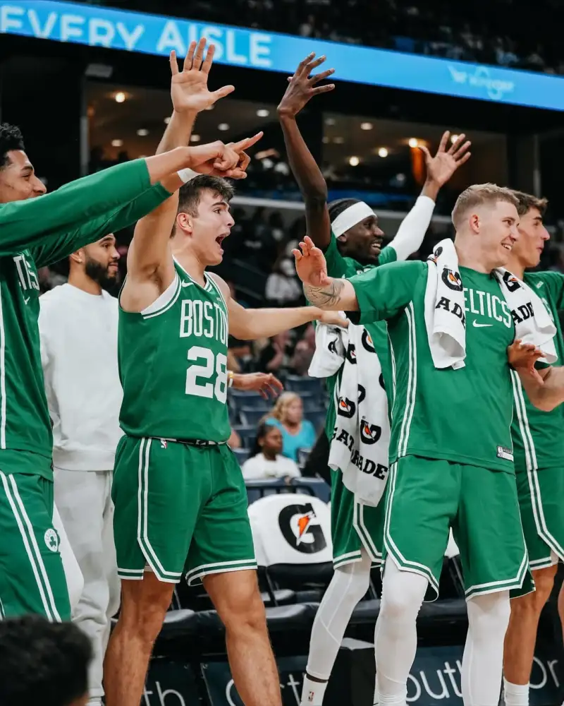 99 Trouble! Chris Boucher posts photos on Instagram to warm up for the opening game