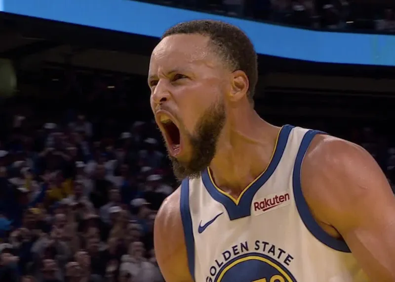 Curry averaged 32.5+3.5+5.5+3+1 in the first two games of the season, with a shooting percentage of 51/42/100%.