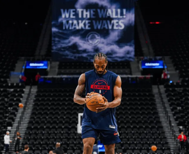 Leonard shot 5 of 13 in the first half.