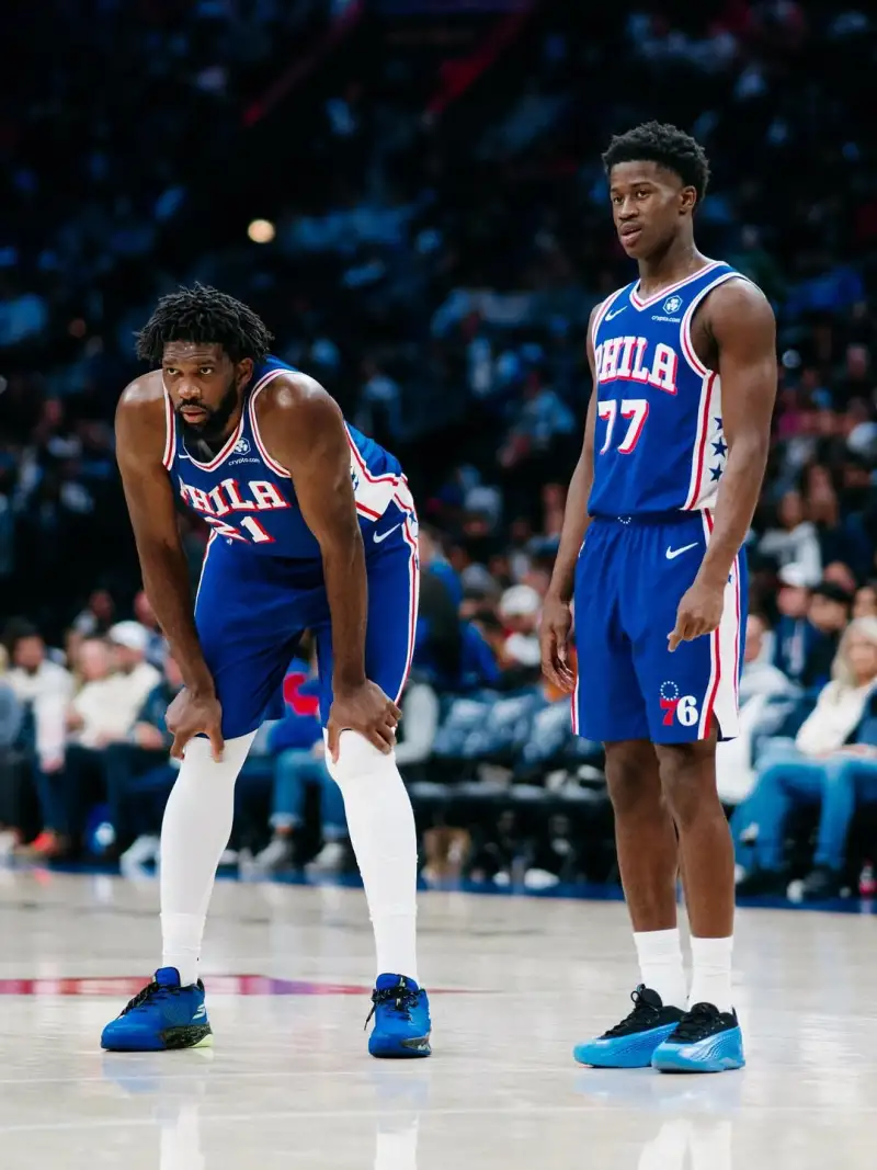 Back! Embiid shared a photo of the game on Instagram with fans: Oh, I really miss you so much