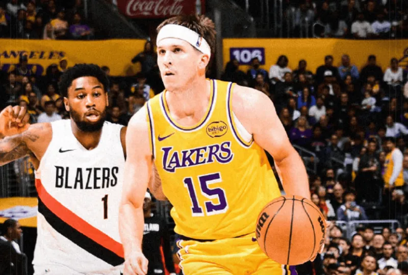 Reeves scored 41 points in this game, marking the Lakers having a player score 40+ points in each of their first four games of the season.