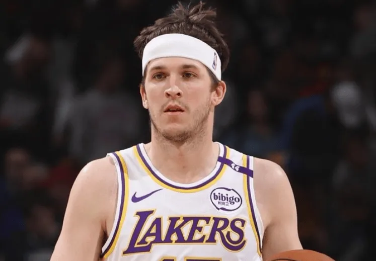 Redick on Reeves: He's excellent on both offense and defense for the team.