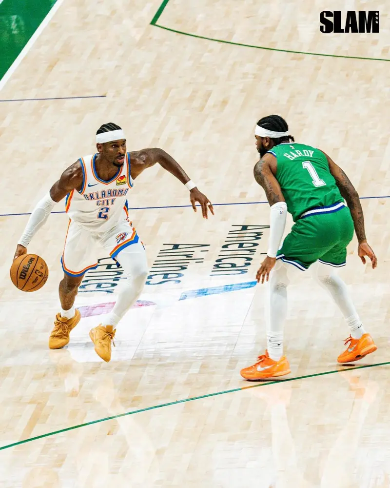 Slam's official account posted photos of the Thunder's game: The championship banner has been raised, setting a new standard.