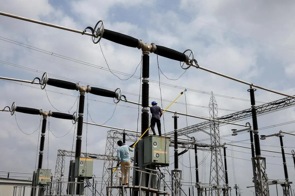 To meet the electricity demands of AI, the United States plans to invest $80 billion to build large nuclear reactors.