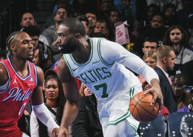 A rebound! The Celtics narrowly defeated the 76ers, securing their third consecutive win.