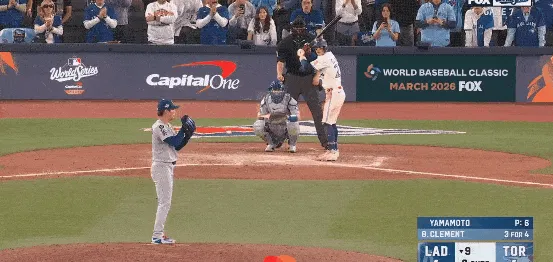 In the 9th inning, the Blue Jays loaded the bases, and Pachs knocked down his teammate to catch the out, forcing the game into overtime.