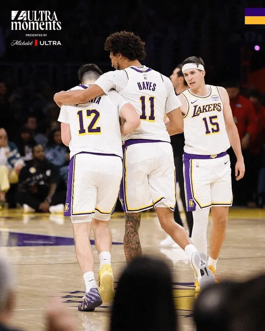 3rd in the West! Lakers' official account posts player photos from the game: Reeves, Heis, and La Lavia featured.