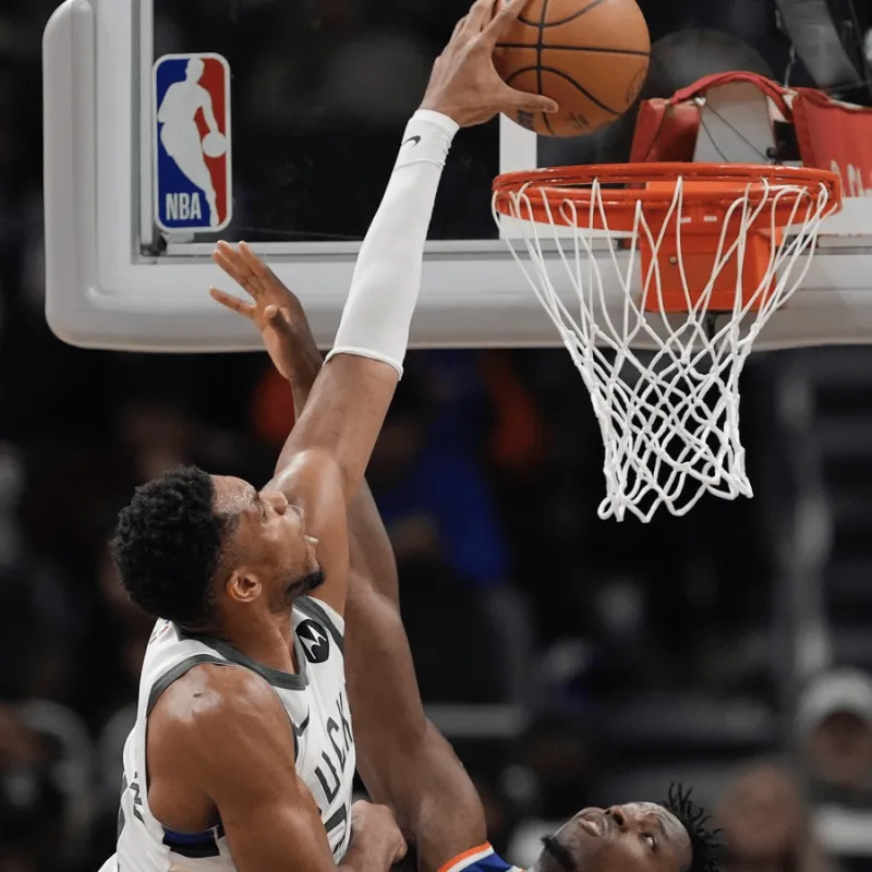 Giannis Antetokounmpo averages 11 field goals made in the paint with an 83.3% field goal percentage, while the second-place player makes 6.3.