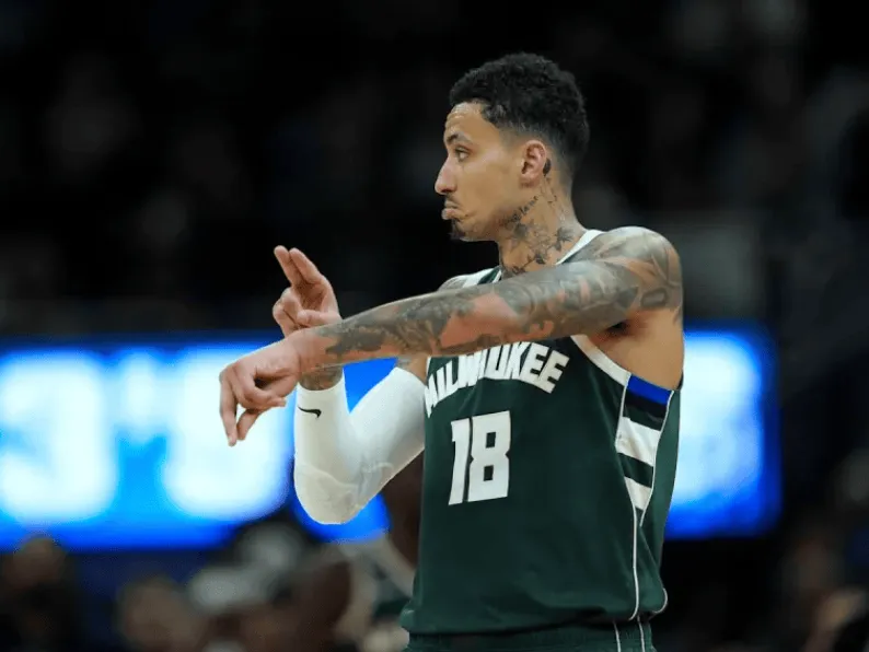 Firepower support! Kuzma played 16 minutes, shooting 5-for-10 for 15 points and 5 rebounds.