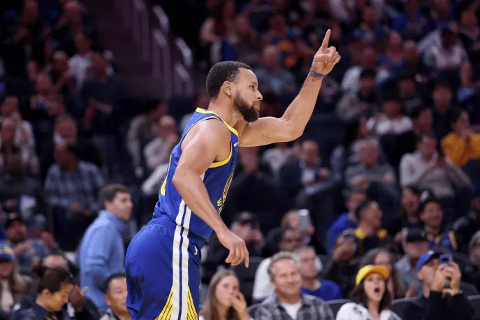 Curry: I have a cold that's getting worse, and I'm not sure if I'll be able to play tomorrow.