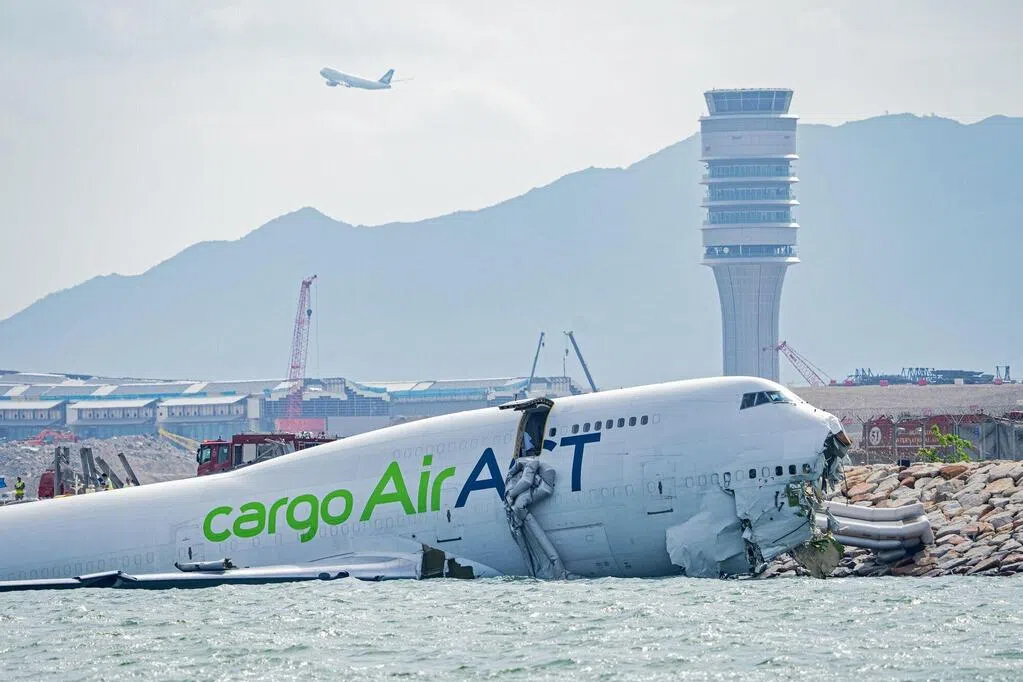 A U.S. cargo plane crashed in Kentucky, killing seven people all three crew members perished.