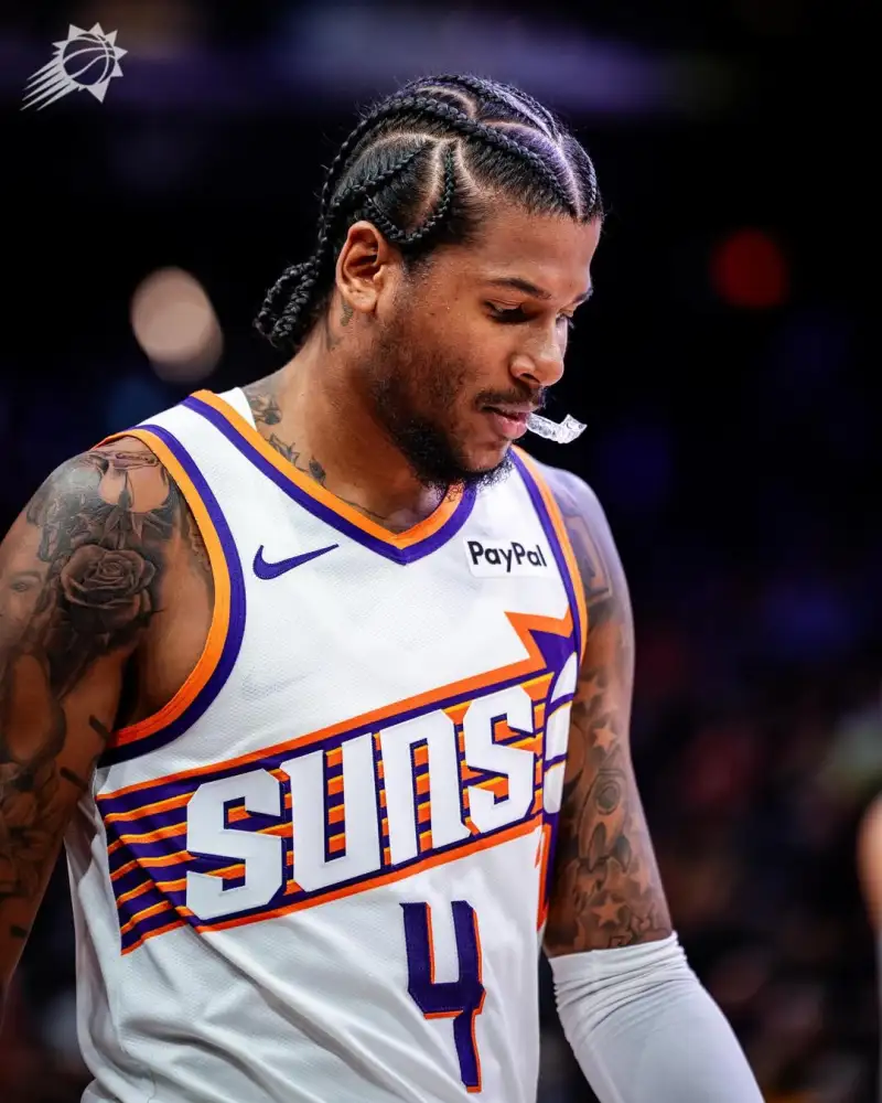 Sun celebrates team's victory over Clippers by posting photos of himself on the court.