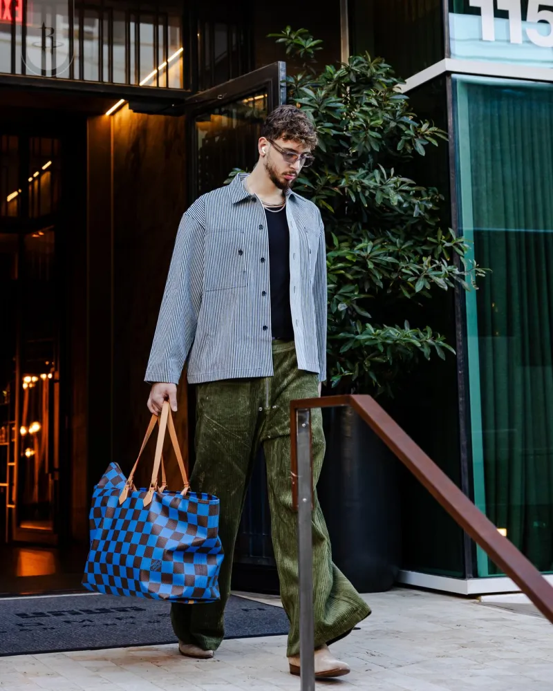 The Rockets' social media account shared photos of the players heading to the arena for the game, featuring Shen Jing and Durant.