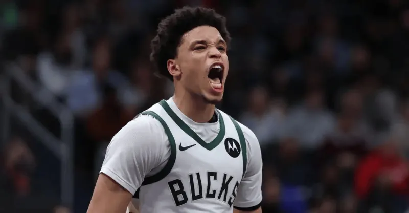 Rollins made 7 of 13 shots.