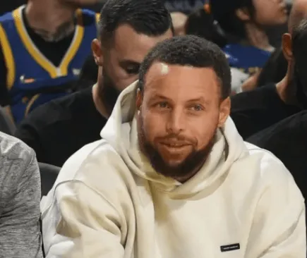 For the first time, the Warriors outscored their opponents by 30+ points when Curry was absent.