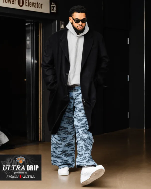 The Knicks' official account posted photos of them entering the arena to face the Magic.