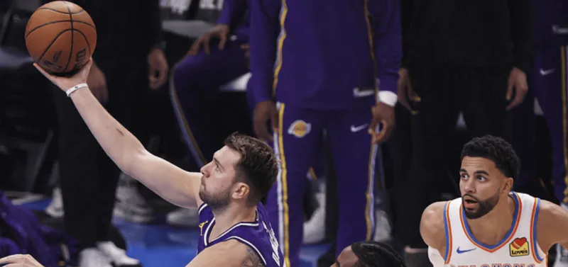 Thunder lead Lakers by a large margin