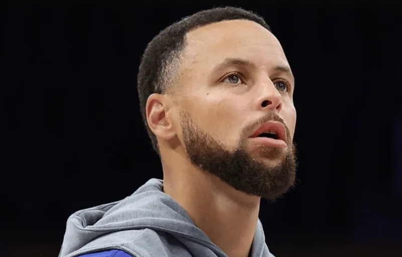 Curry scored 45+ points with a 70+ true shooting percentage for the 33rd time, ranking first in history.