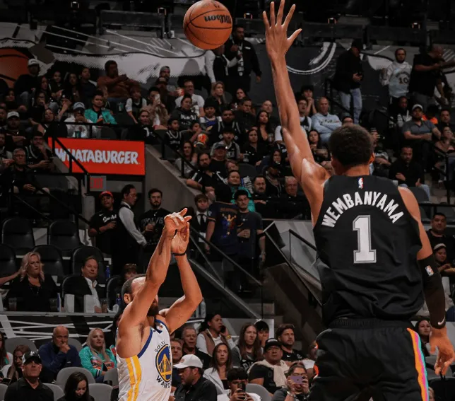 Curry played 16 minutes in the first half, scoring 18 points, 1 rebound, 1 assist, and 1 steal on 6-of-9 shooting.