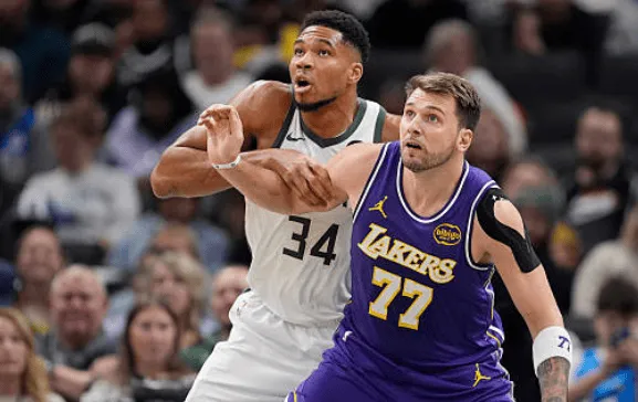 Leading by 31 points at halftime! Doncic: That's incredible!