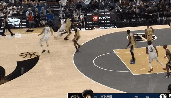 Claxton faked a handoff, then drove straight into the paint for a powerful one-handed dunk.