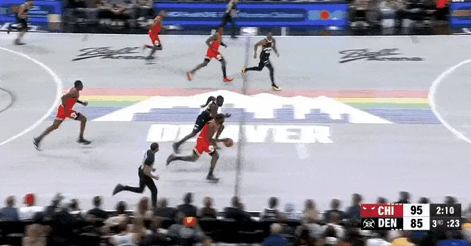 Hardaway commits a Flagrant Foul 1